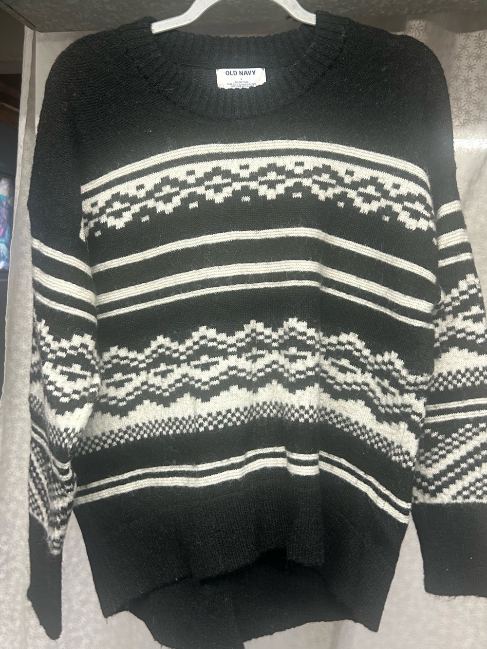 Old Navy Black & White Patterned Crewneck Sweater